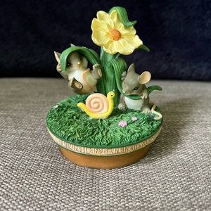 Charming Tails Jar candle topper